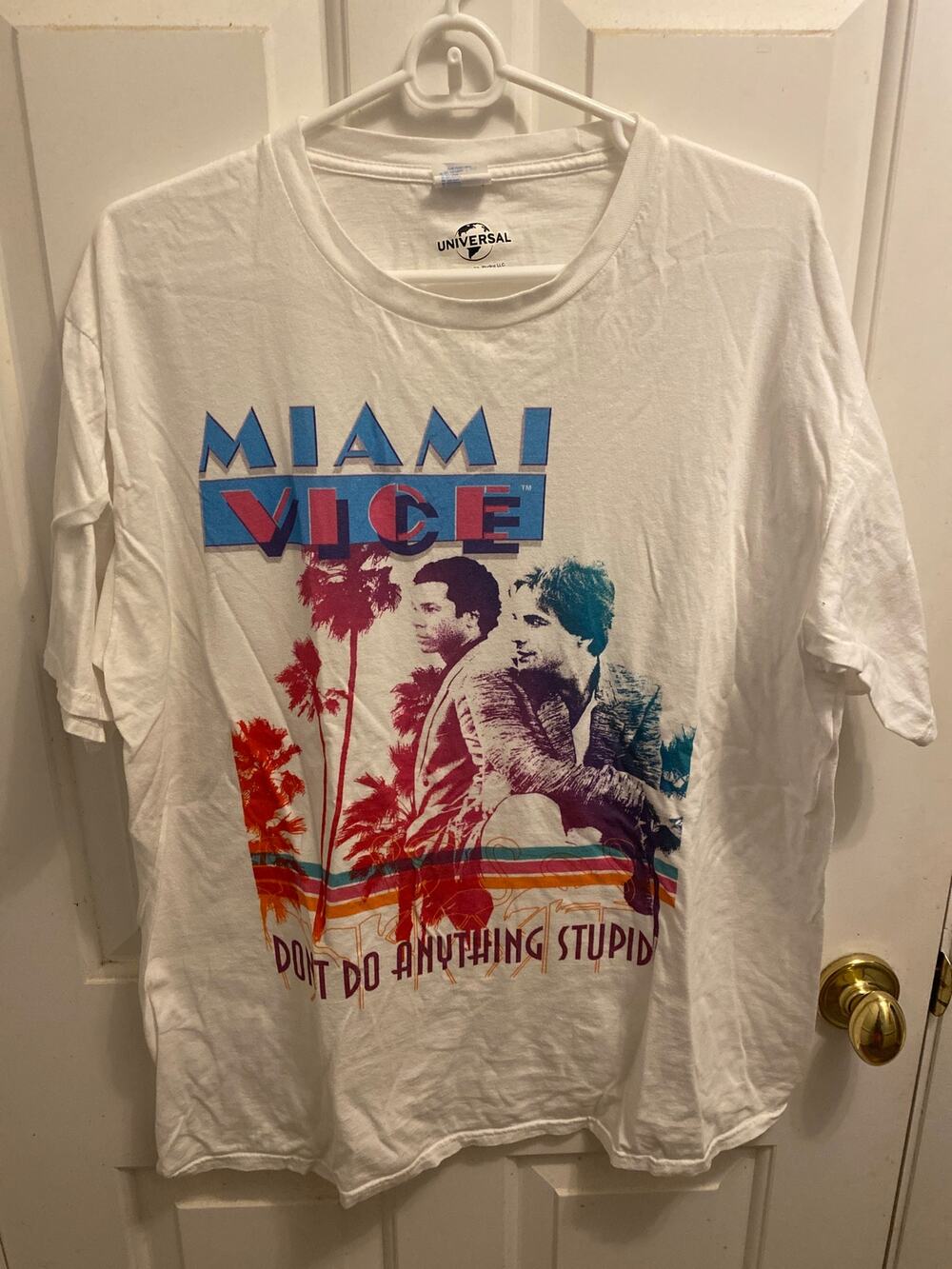 Port Company Men's Size XL Universal Studios Miami Vice White T-Shirt